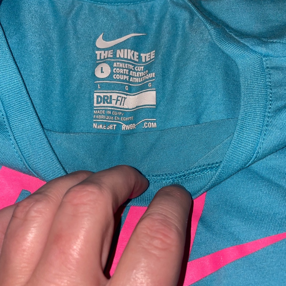 Basic Nike RUN Tee - Picture 3 of 5